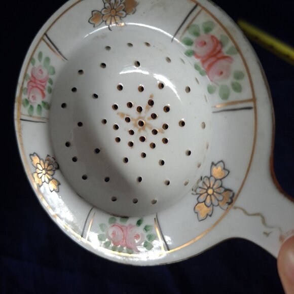 Nippon Hand Painted Porcelain Tea Strainer With Floral Design - Picture 6 of 11